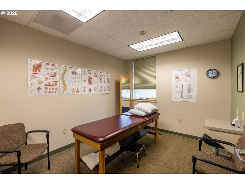 More Photos Of , Coos Bay Office For Sale