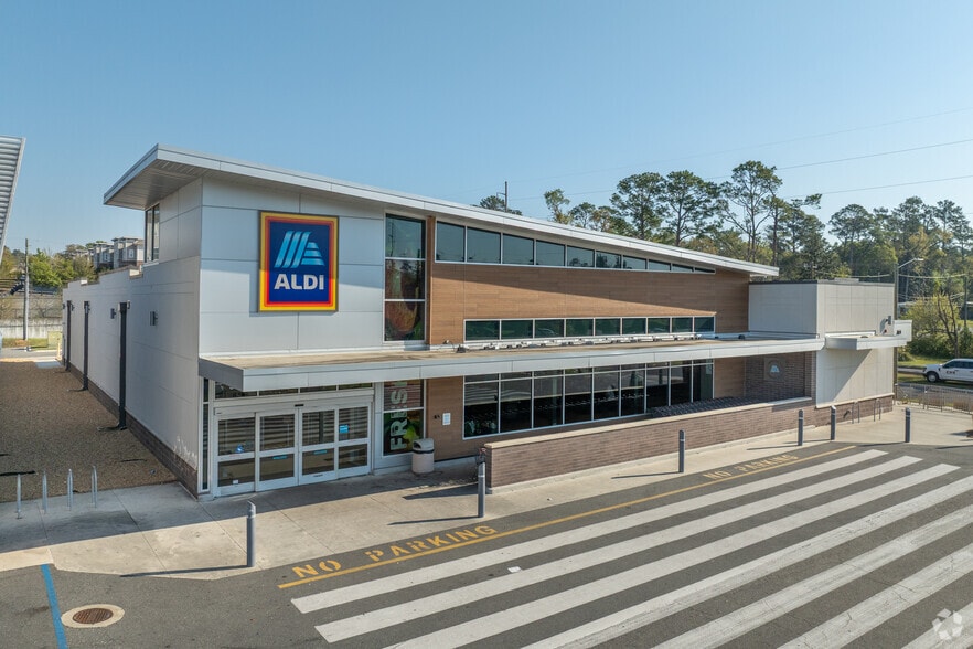 More Photos Of 2020 W Pensacola St, Tallahassee Storefront For Lease