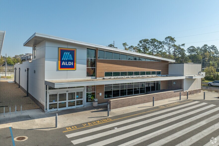 More Photos Of 2020 W Pensacola St, Tallahassee Storefront For Lease