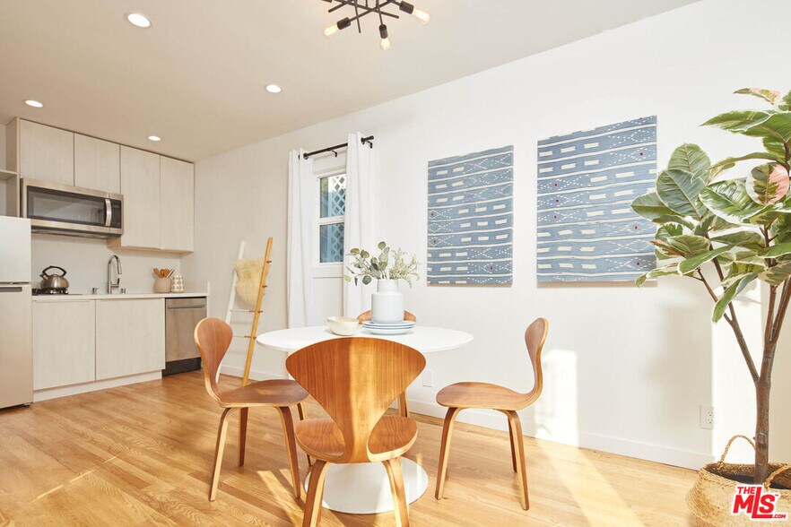 More Photos Of 2818 Abbot Kinney Blvd, Venice Apartments For Sale