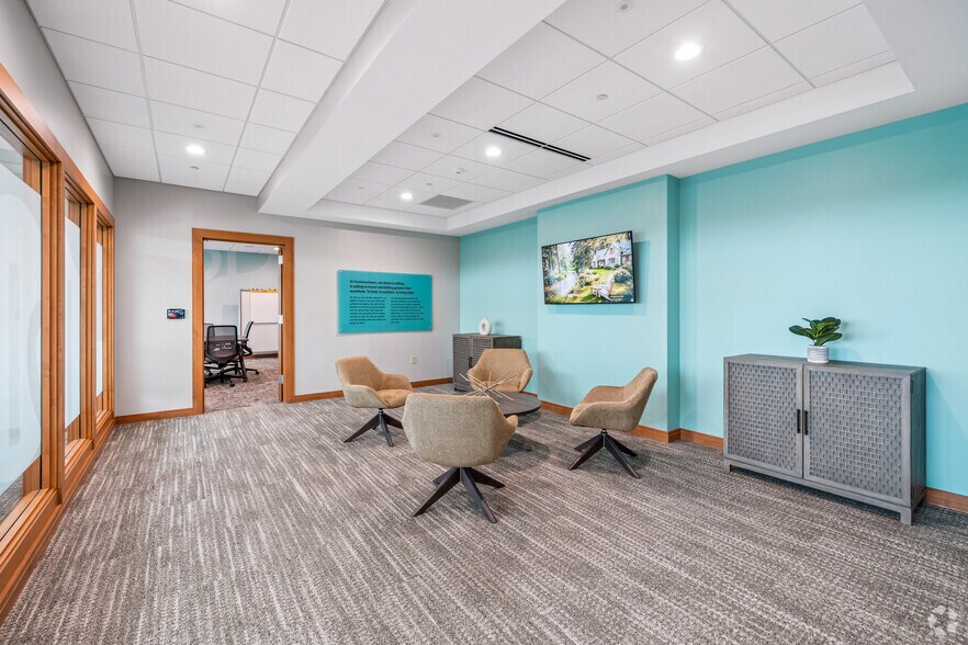 More Photos Of N16W23217 Stone Ridge Dr, Waukesha Office For Sale