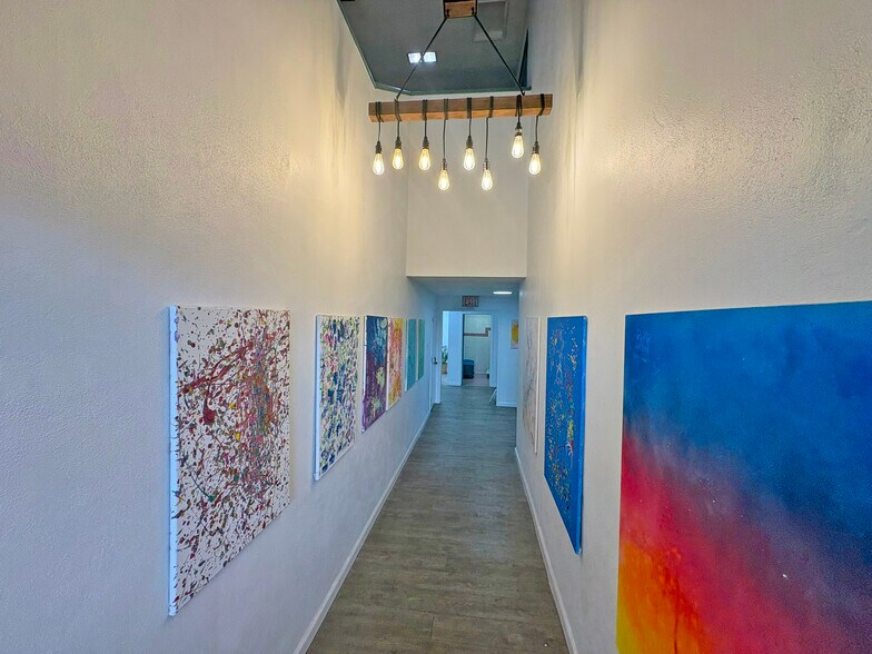 More Photos Of 1675 Garnet Ave, San Diego Schools For Lease