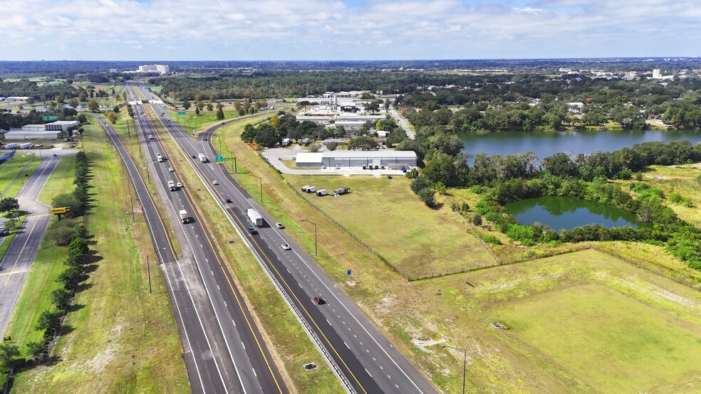More Photos Of 3306 Waterfield Rd, Lakeland Warehouse For Lease