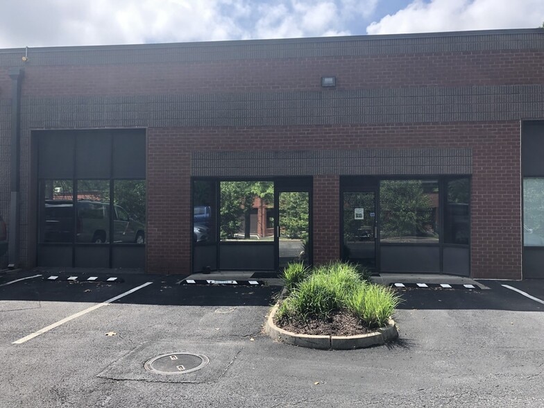 More Photos Of 2014 Renard Ct, Annapolis Showroom For Lease