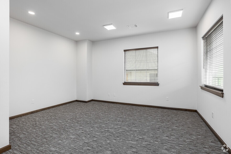 More Photos Of 17800 Knox Farm Rd, Edmond Unknown For Lease