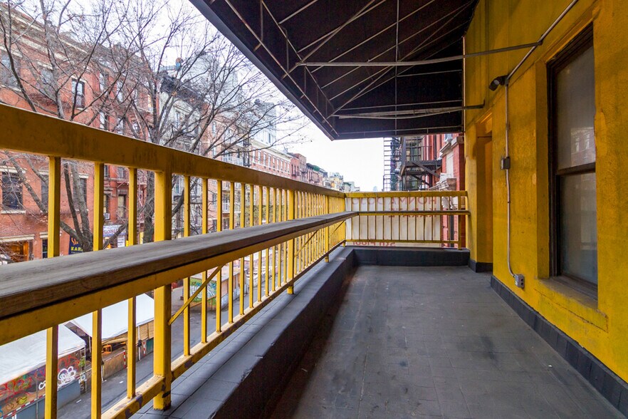 More Photos Of 6 Saint Marks Pl, New York Storefront For Lease
