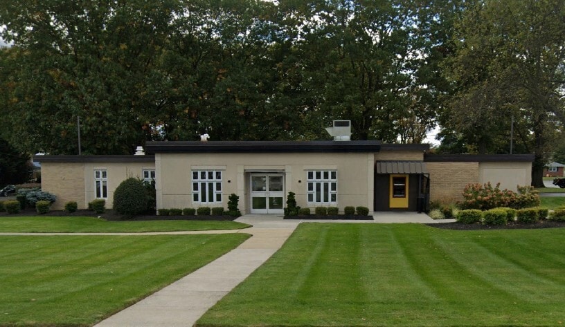 Primary Photo Of 840 E Main St, Palmyra Bank For Sale