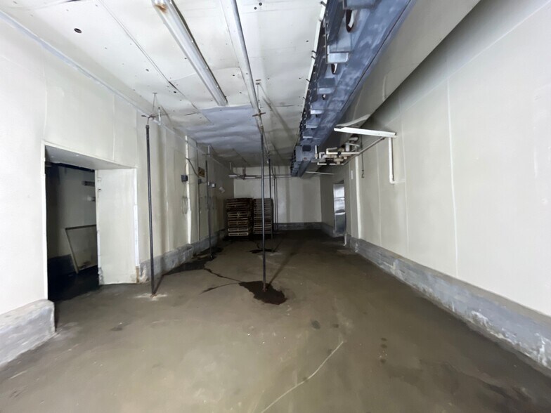 More Photos Of 1300-1344 S Front St, Philadelphia Warehouse For Sale