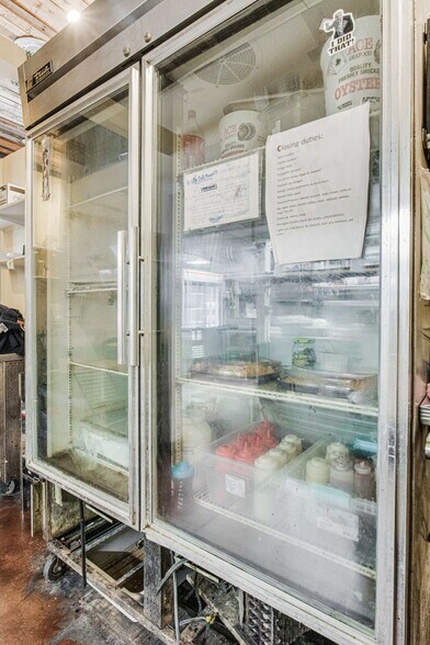 More Photos Of 131 New Warrington Rd, Pensacola Restaurant For Sale