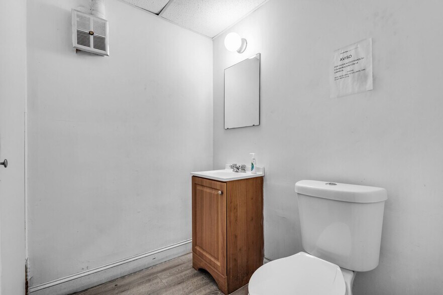 More Photos Of 7460-7580 NW 82nd St, Medley Warehouse For Lease