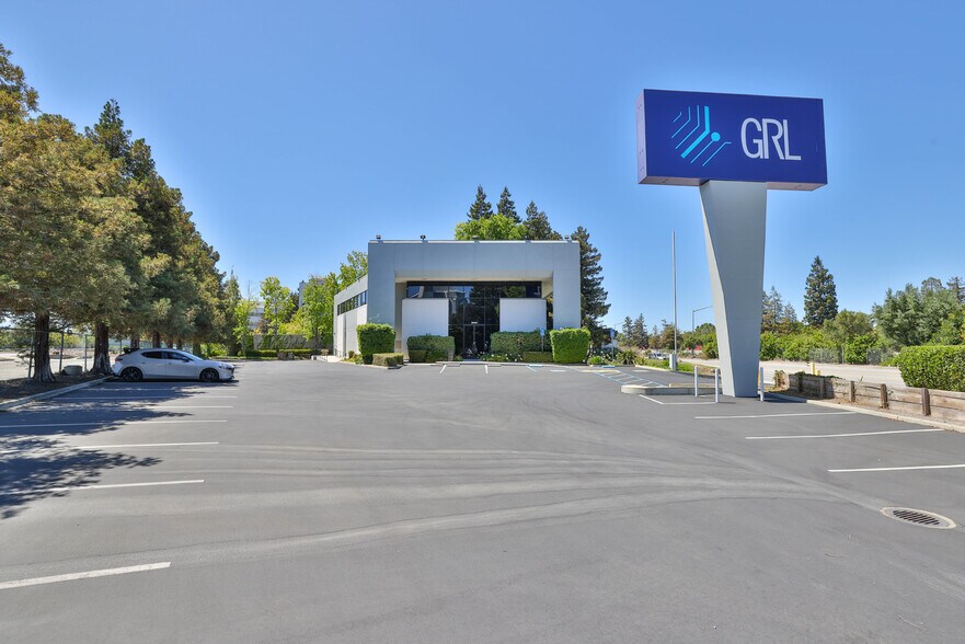 More Photos Of 3000 Lakeside Dr, Santa Clara Office For Lease