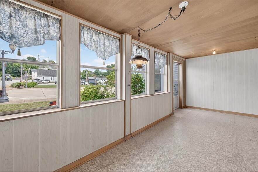 More Photos Of 222 W Saint Louis St, Pacific Office For Sale