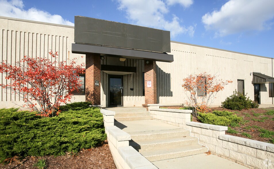 More Photos Of 23645 Mercantile Rd, Beachwood Flex For Lease