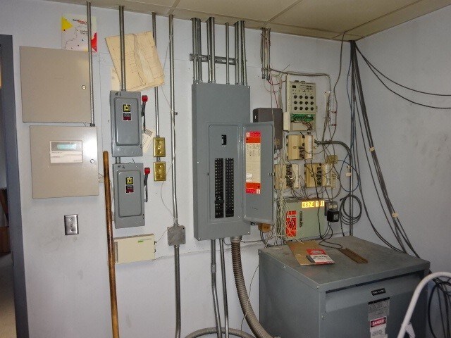 More Photos Of 4824 Industrial Park Dr, Stevens Point Manufacturing For Sale