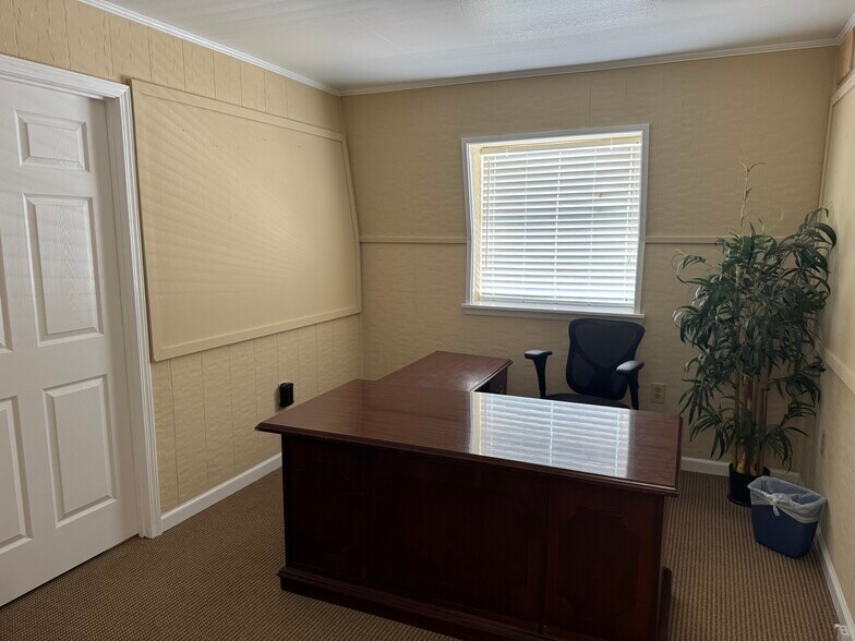 More Photos Of 725 Harbor Blvd E, Destin Medical For Sale