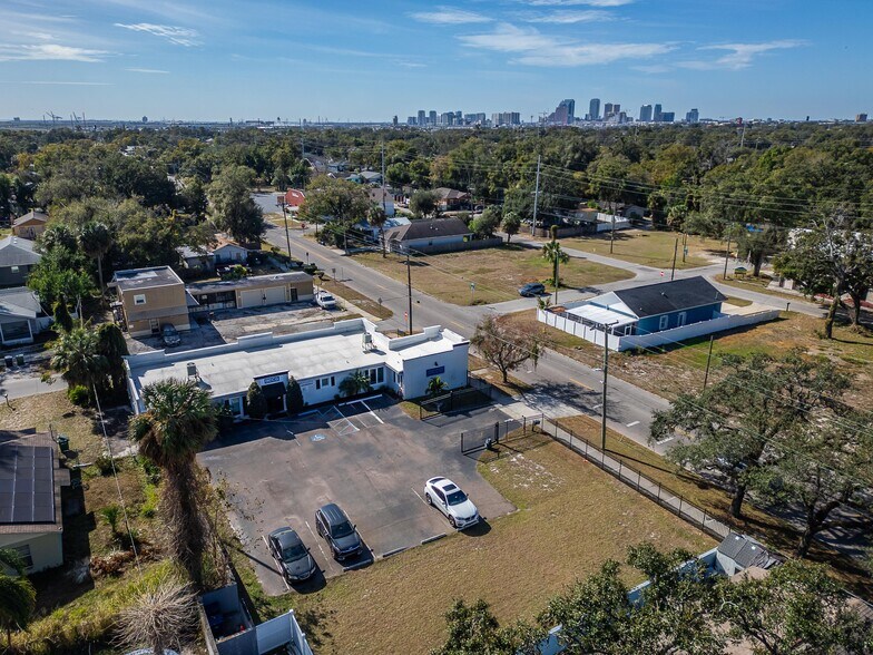 More Photos Of 3411 N 29th St, Tampa Office For Sale