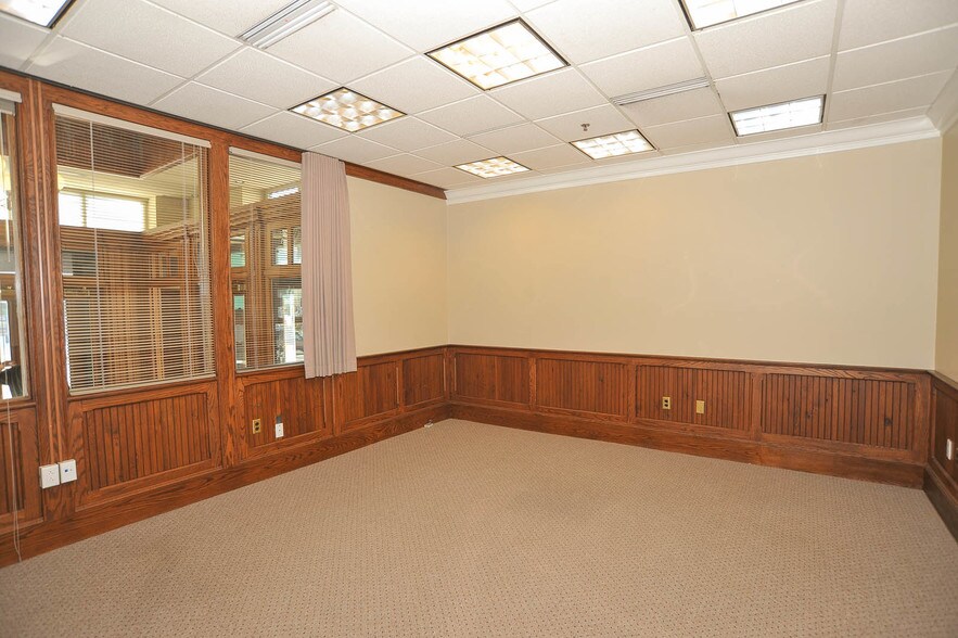 More Photos Of 505 Penn St, Reading Office For Sale