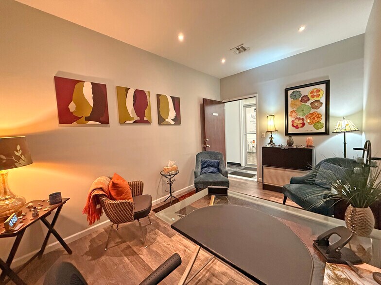 More Photos Of 4322 50th St, Woodside Medical For Sale