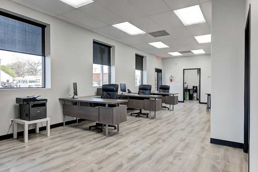 More Photos Of 121 N Crawford Ave, Norman Office For Lease
