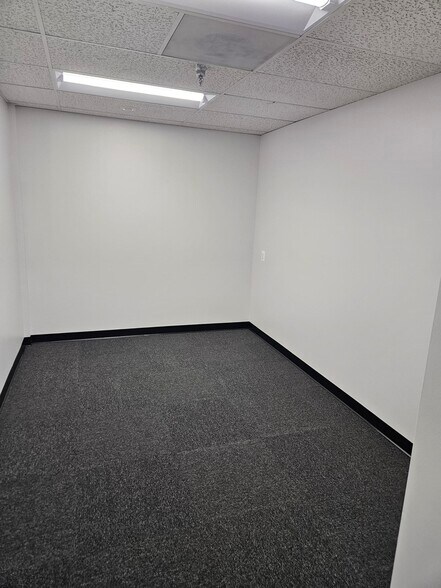 More Photos Of 2128 Espey Ct, Crofton Office For Lease