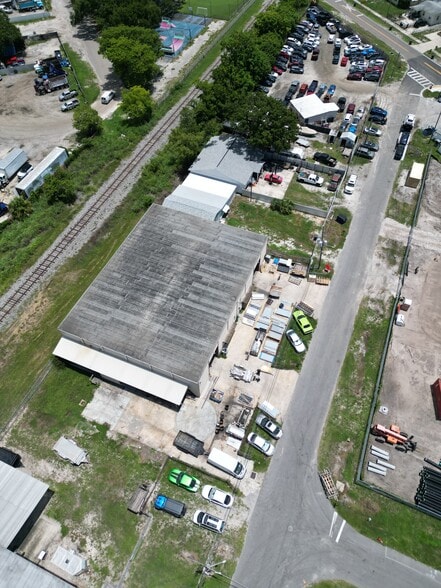 More Photos Of 4639 Lown St N, Saint Petersburg Manufacturing For Sale