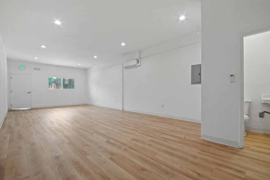 More Photos Of 2603 Hauser Blvd, Los Angeles Storefront For Lease