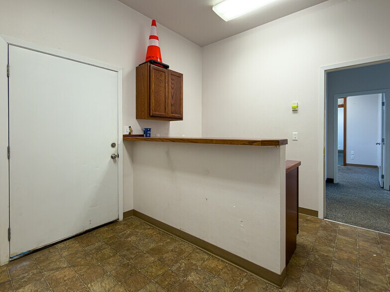 More Photos Of 805 US-101, Bandon General Retail For Sale