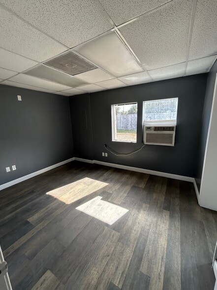 More Photos Of 3303 37th St, Orlando Warehouse For Lease