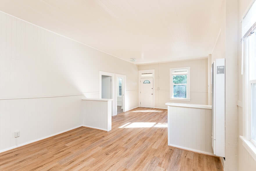 More Photos Of 811 Davis St, Santa Rosa Apartments For Sale