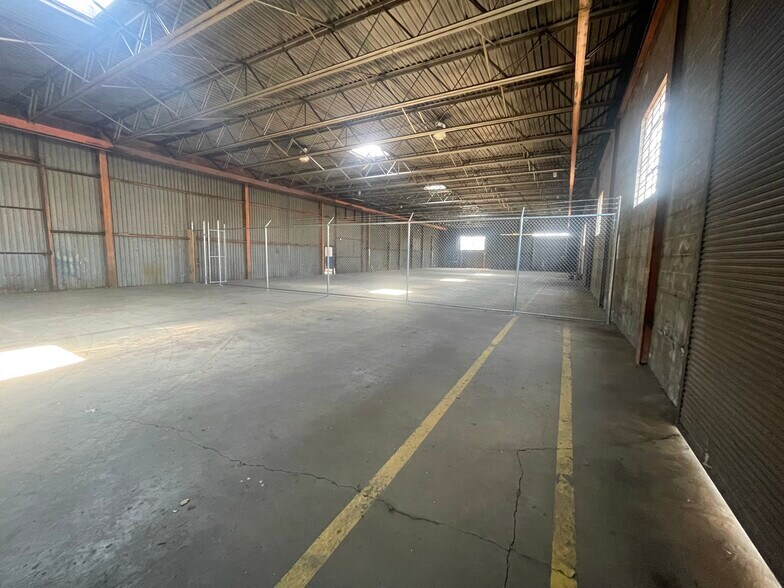 More Photos Of 9129 Euclid Ave, Manassas Warehouse For Lease