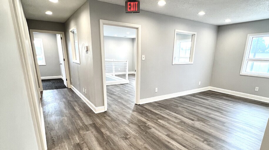 More Photos Of 312 Mall Blvd, Savannah Freestanding For Lease