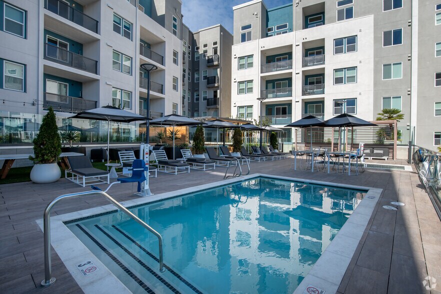 More Photos Of 1910 N Main St, Walnut Creek Apartments For Lease