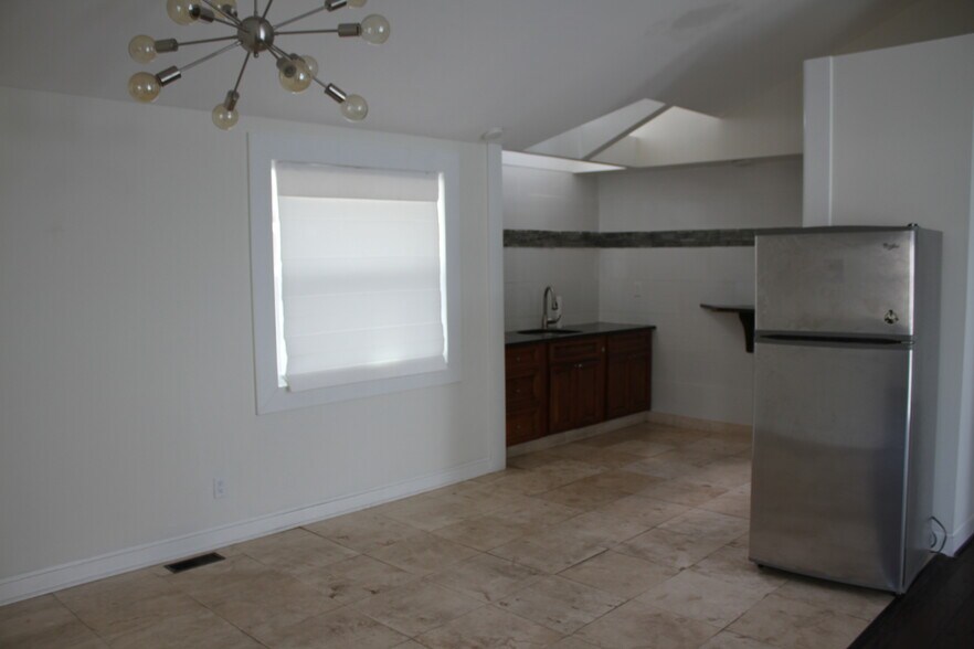 More Photos Of 1112 Mount Vernon St, Orlando Office For Lease