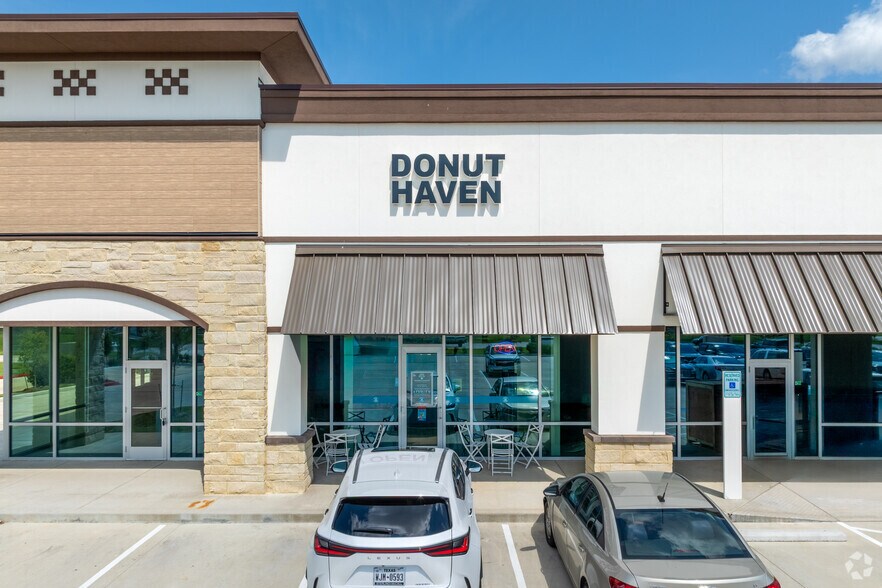 More Photos Of NEQ of League City Pkwy & Egret Bay Blvd, League City Office For Sale