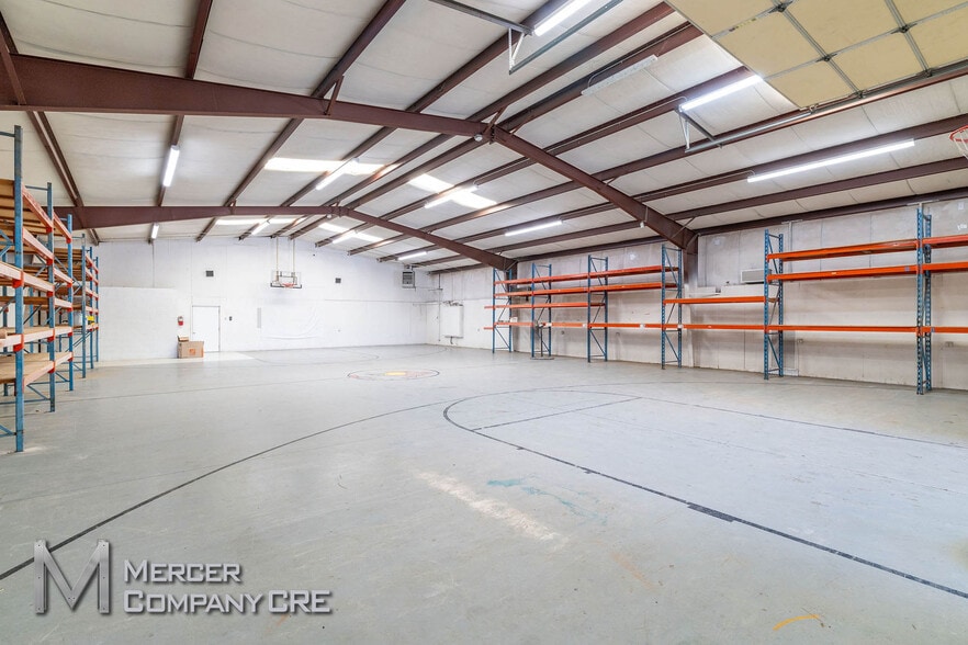 More Photos Of 10108 NW 10th St, Yukon Warehouse For Sale
