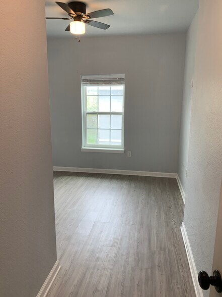More Photos Of 10503 West Ave, San Antonio Apartments For Sale