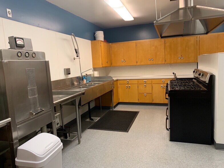 More Photos Of 8243 S Park Ave, Tacoma Religious Facility For Sale