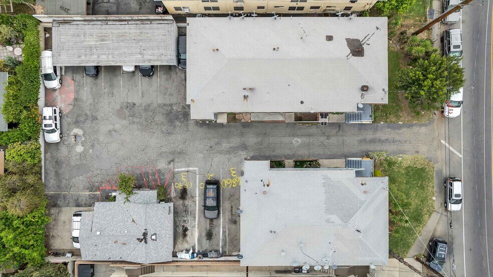 More Photos Of 6860-6870 Hazeltine Ave, Van Nuys Apartments For Sale