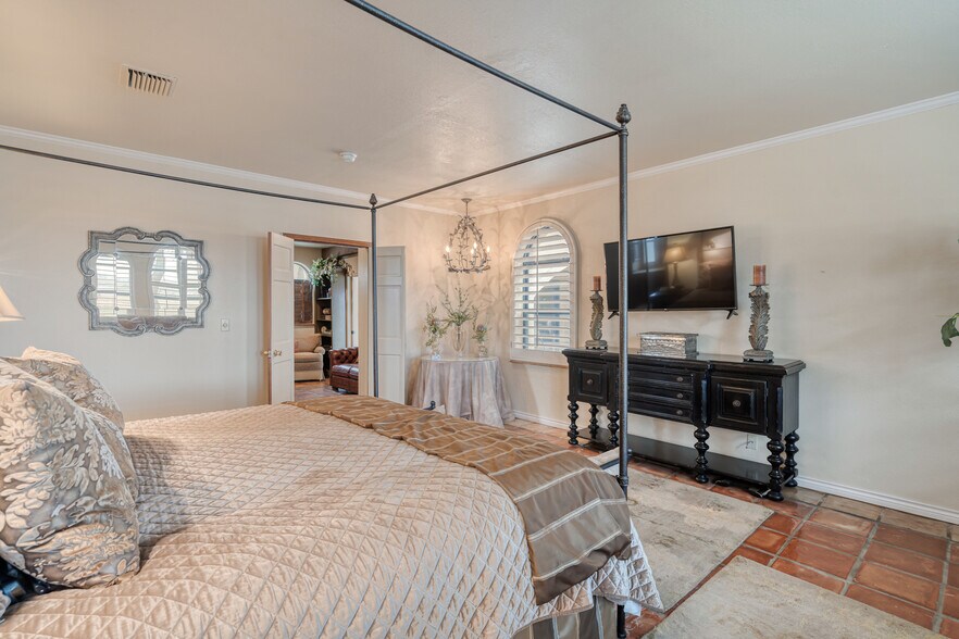 More Photos Of 505 Gilchrist Ln, Del Rio Specialty For Sale