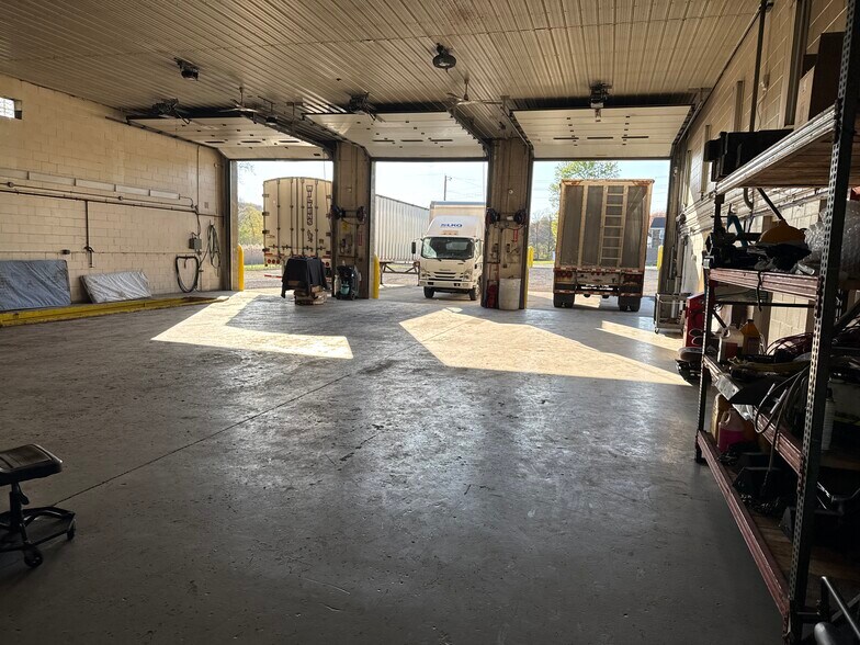 More Photos Of 4881 Pittsburgh Rd, Harrisville Light Distribution For Sale