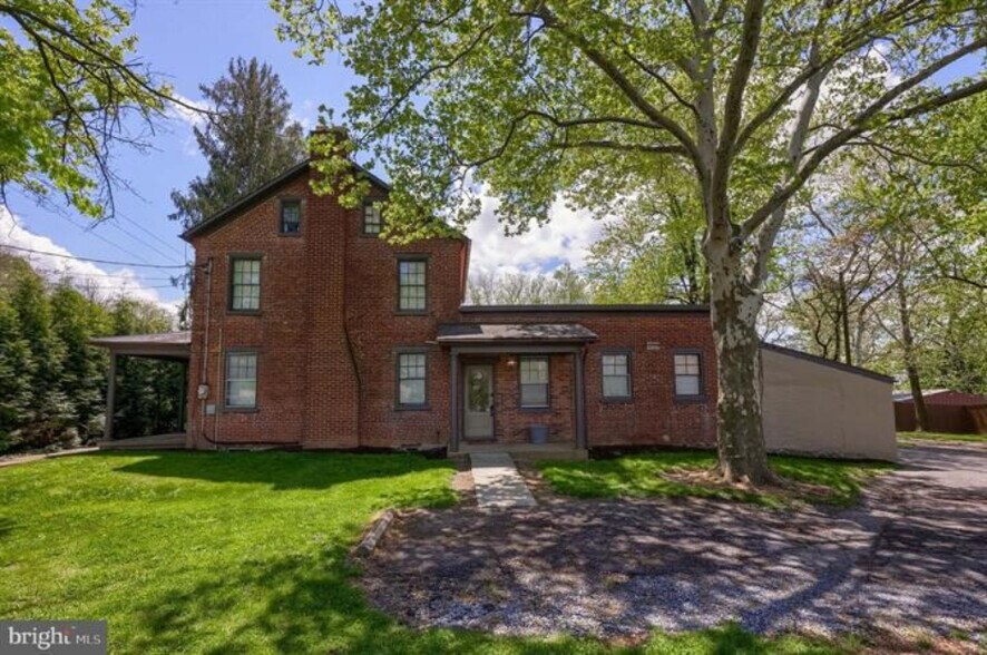 More Photos Of 936-940 Lititz Pike, Lititz Flex For Sale