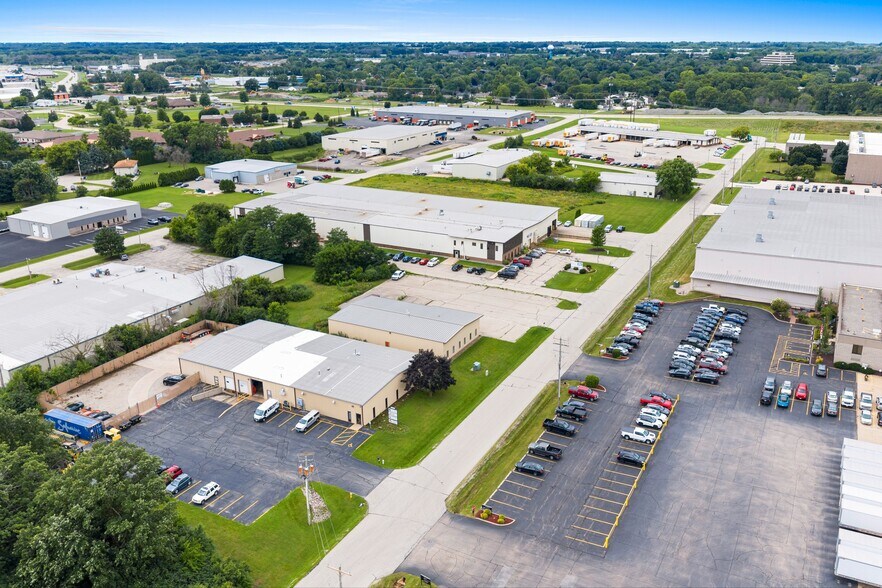 More Photos Of 1373 Kimberly Dr, Neenah Flex For Sale