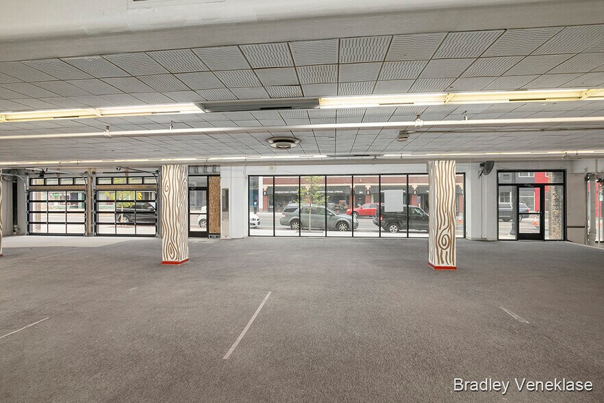 More Photos Of 200 S Division Ave, Grand Rapids Storefront Retail Office For Lease