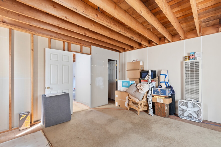 More Photos Of 5565 NE Stephens St, Winchester Auto Repair For Sale