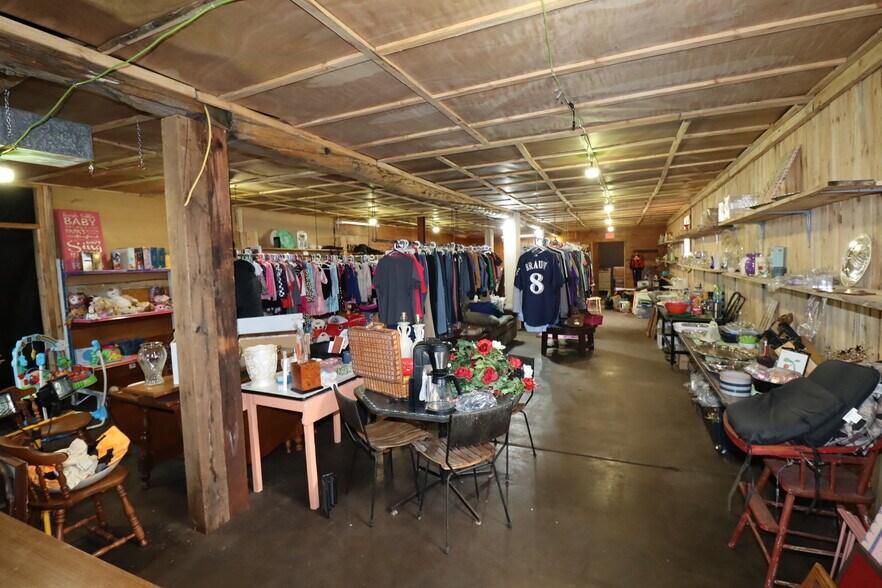 More Photos Of 3600 Ellis Ave, Ashland Flex For Sale