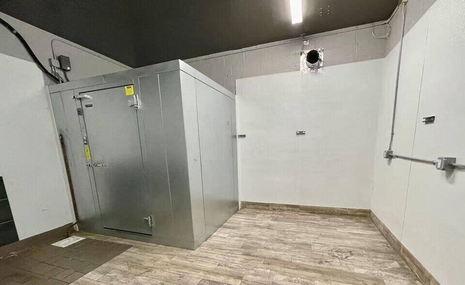 More Photos Of 362 8th St, Oakland Storefront For Sale