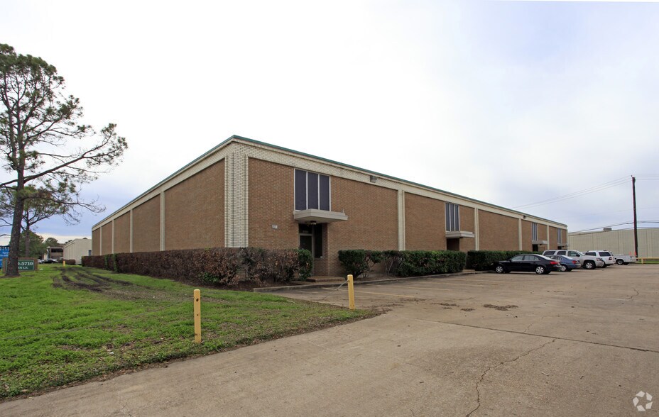 More Photos Of 5700-5710 Savoy Ln, Houston Warehouse For Lease