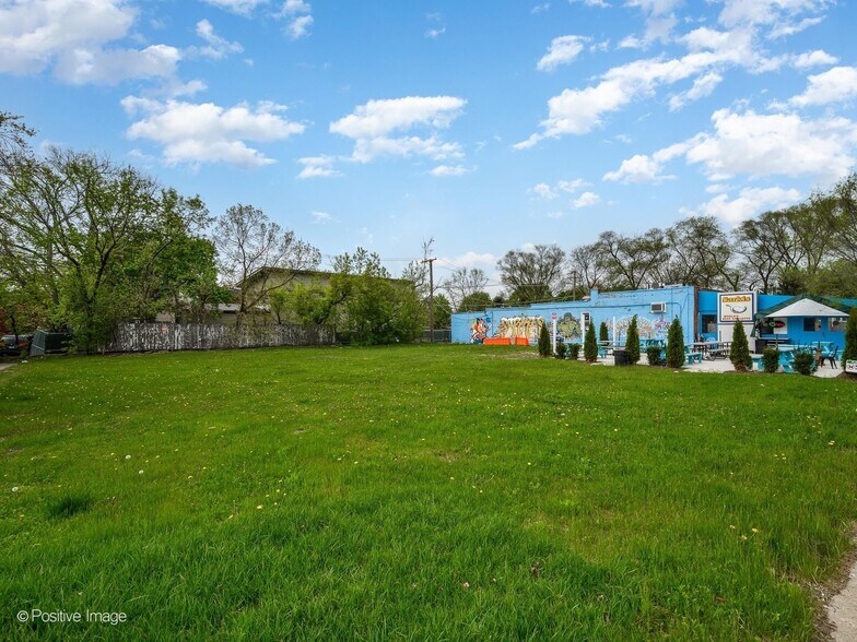 More Photos Of 2628-2632 Gross Point Rd, Evanston Land For Sale
