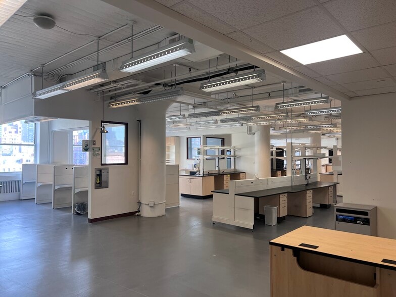 More Photos Of 535-547 W 45th St, New York Loft Creative Space For Lease