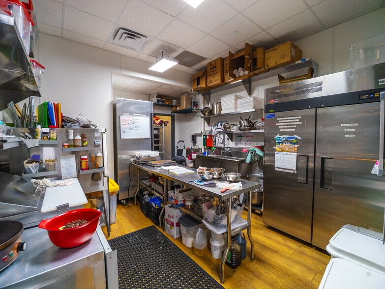 More Photos Of 100 Northampton St, Easton Apartments For Sale